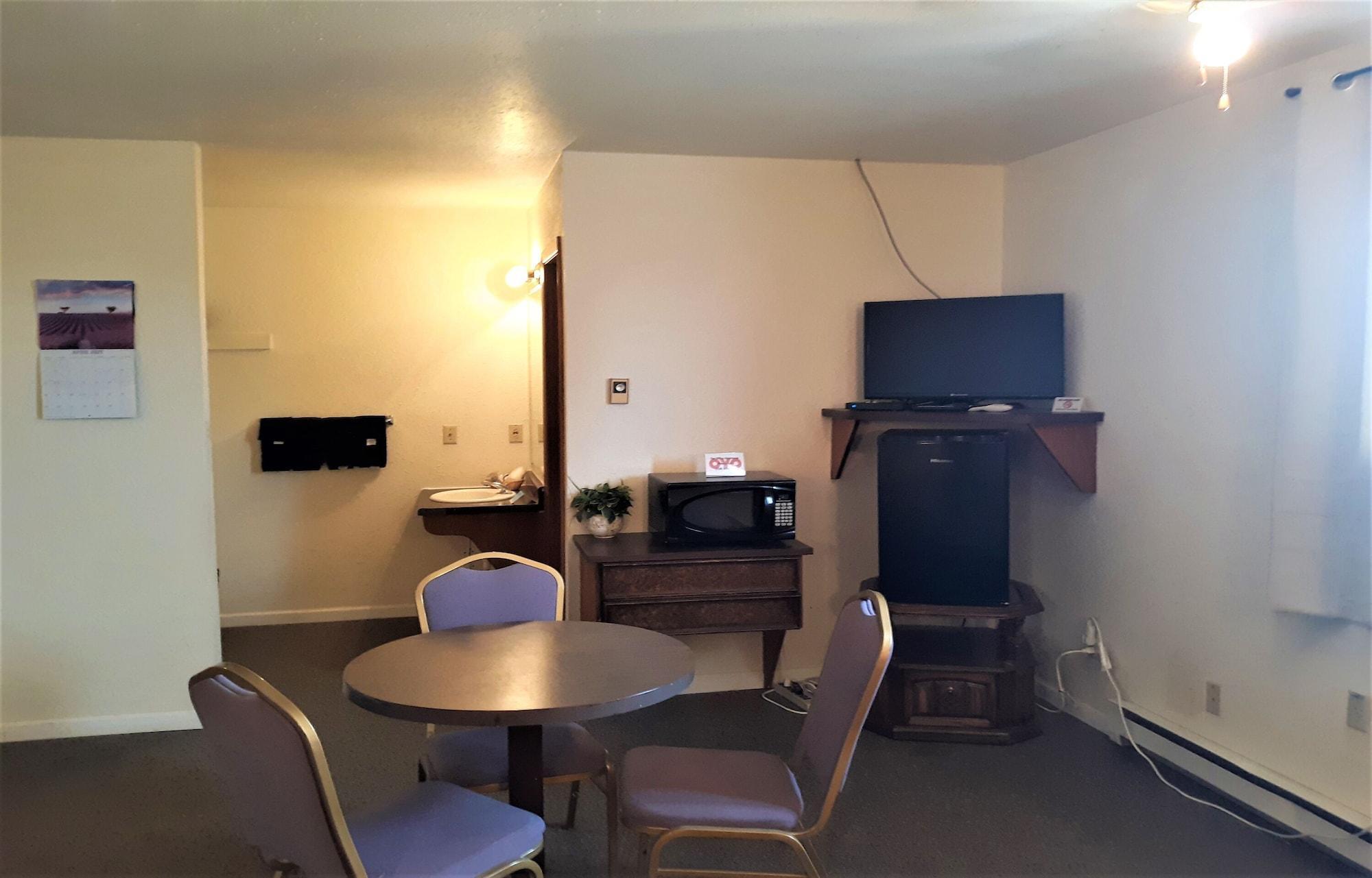 Oyo Hotel Cheyenne Wells - Us 40 ภายนอก รูปภาพ