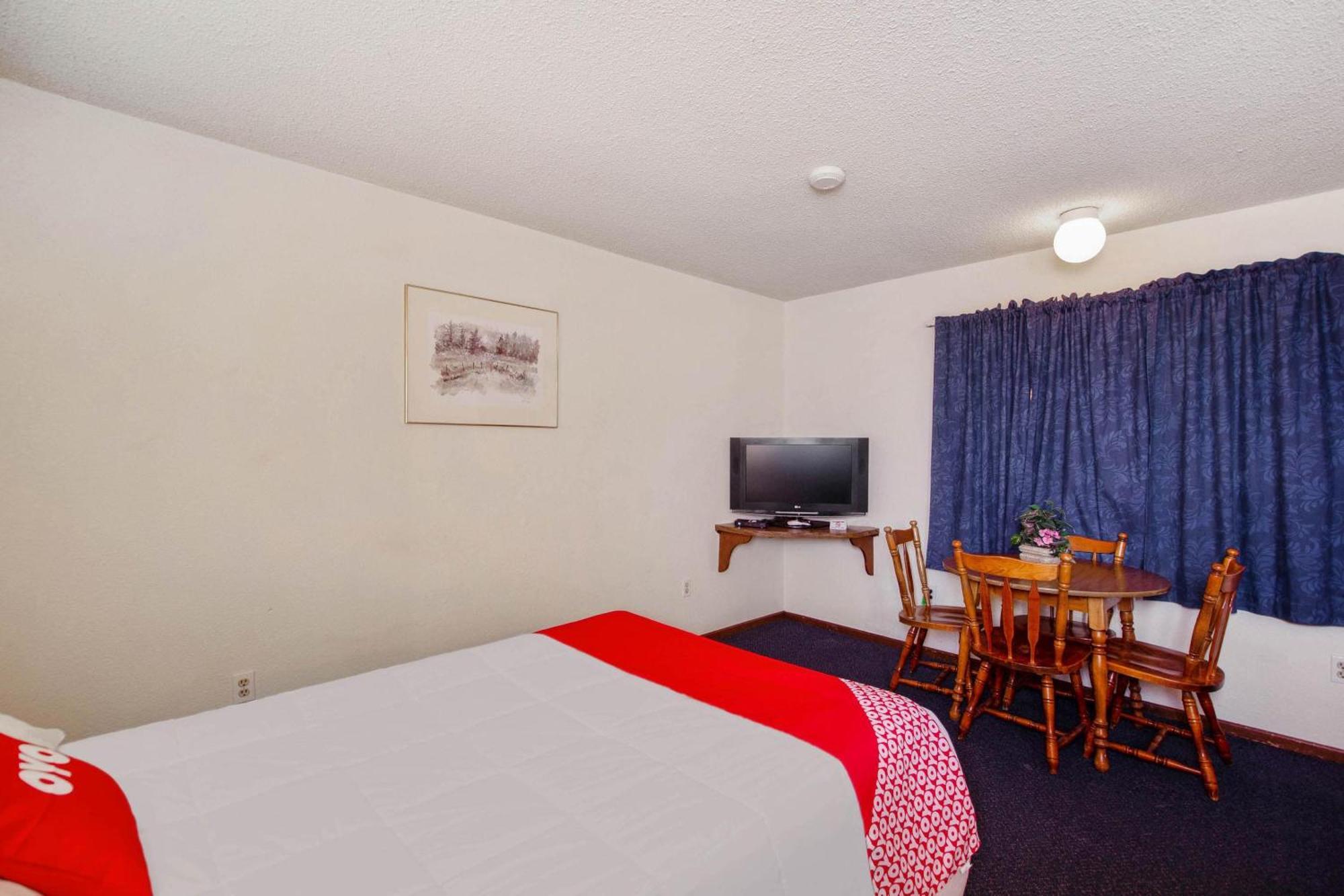 Oyo Hotel Cheyenne Wells - Us 40 ภายนอก รูปภาพ