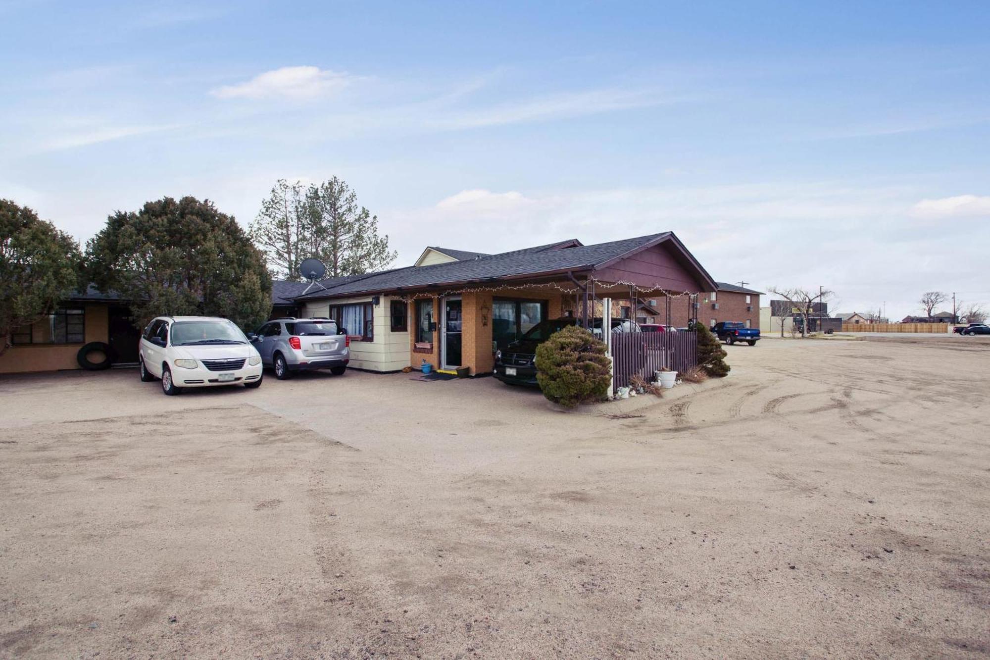 Oyo Hotel Cheyenne Wells - Us 40 ภายนอก รูปภาพ